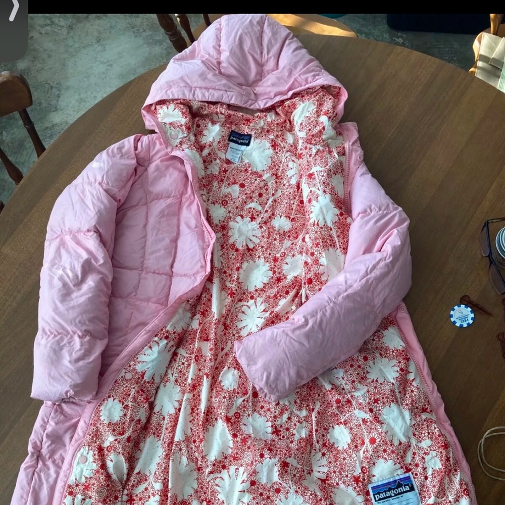 Girl's Patagonia  Pink Goose Down Puffer Long Coat Size XL 14, w/ floral print